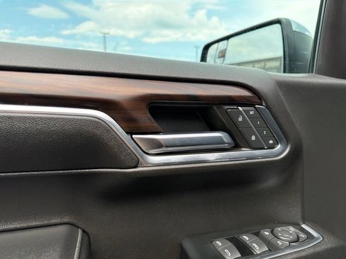 Used 2023 GMC Sierra 1500 SLT AWD/4WD image 12