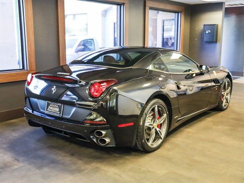Used 2014 Ferrari California RWD image 54