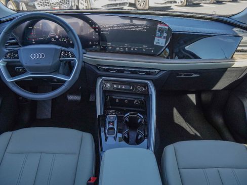New 2025 Audi Q5 Premium image 18