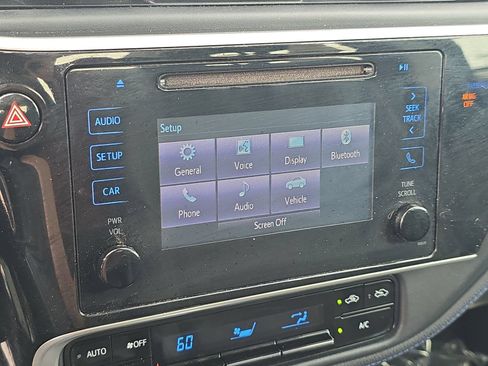 Used 2018 Toyota Corolla SE FWD image 23