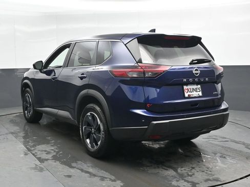 Used 2025 Nissan Rogue SV image 11