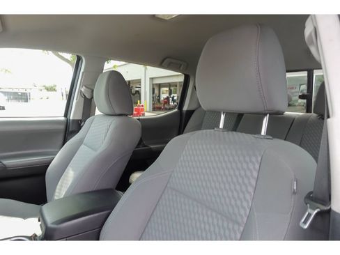 Used 2021 Toyota Tacoma SR AWD/4WD image 10