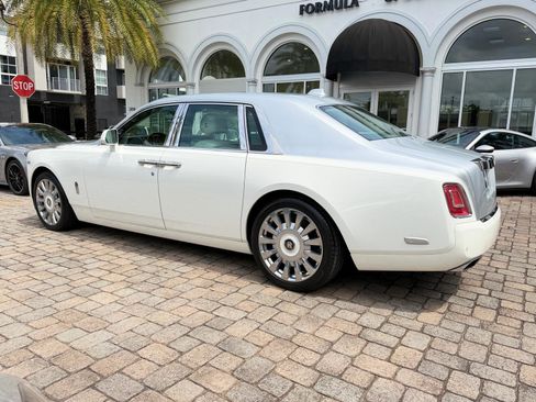Used 2019 Rolls-Royce Phantom Sedan RWD image 16