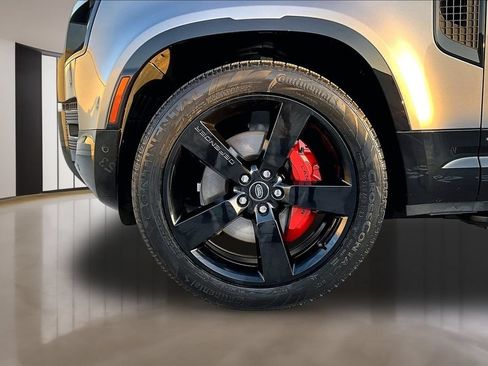 Certified 2023 Land Rover Defender 110 X AWD/4WD image 32
