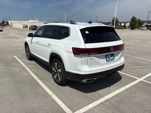 Used 2025 Volkswagen Atlas SEL AWD/4WD image 3