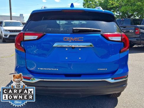 Used 2024 GMC Terrain SLT AWD/4WD image 5