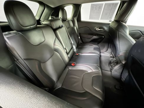 Used 2022 Jeep Cherokee Trailhawk w/ Premium Leather Package image 25