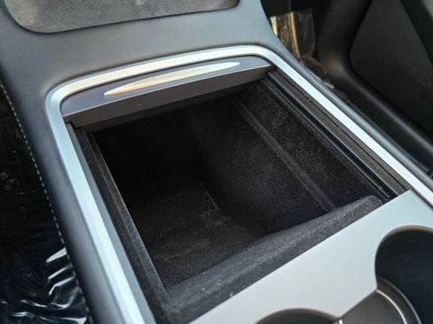 Used 2021 Tesla Model Y Long Range image 26