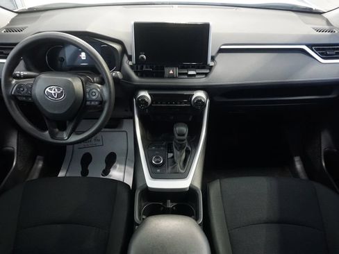 Used 2025 Toyota RAV4 LE AWD/4WD image 25