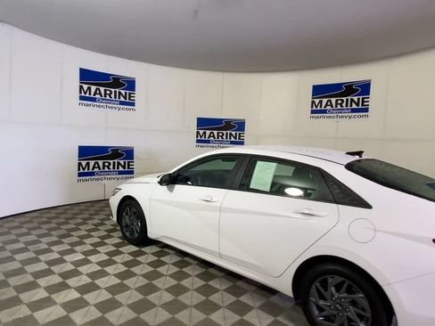 Used 2024 Hyundai Elantra Blue FWD image 8