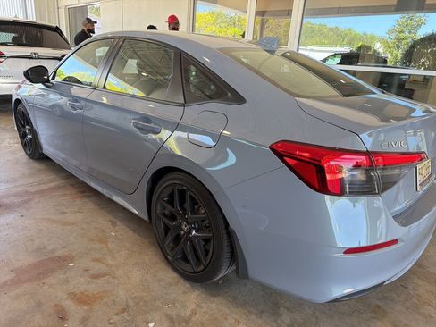 Used 2024 Honda Civic Sport image 2