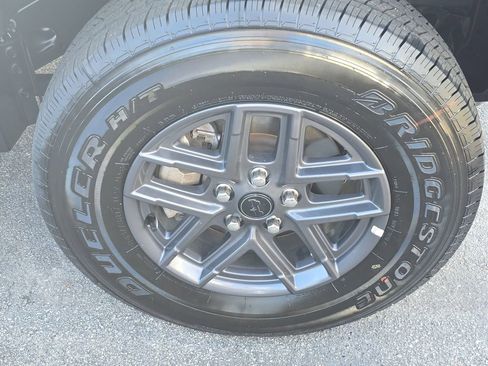 Used 2024 Jeep Wrangler Sport S image 6