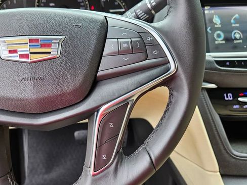 Used 2018 Cadillac XT5 FWD image 27