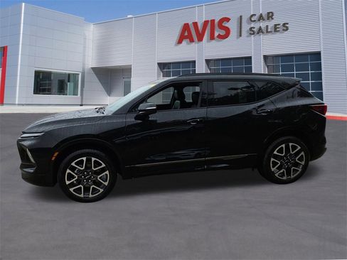 Used 2025 Chevrolet Blazer RS image 2
