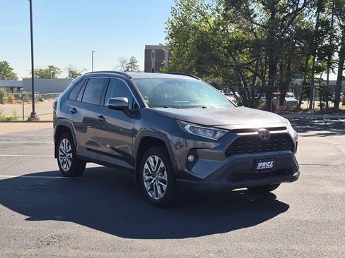 Used 2019 Toyota RAV4 XLE Premium w/ Cold Weather Package AWD/4WD image 3
