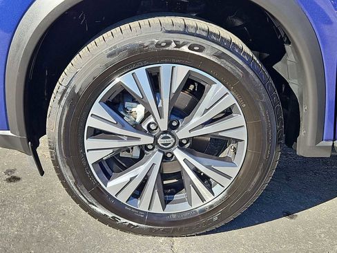 Used 2023 Nissan Rogue SV image 13