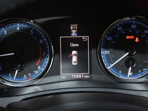 Used 2017 Toyota Corolla SE FWD image 6