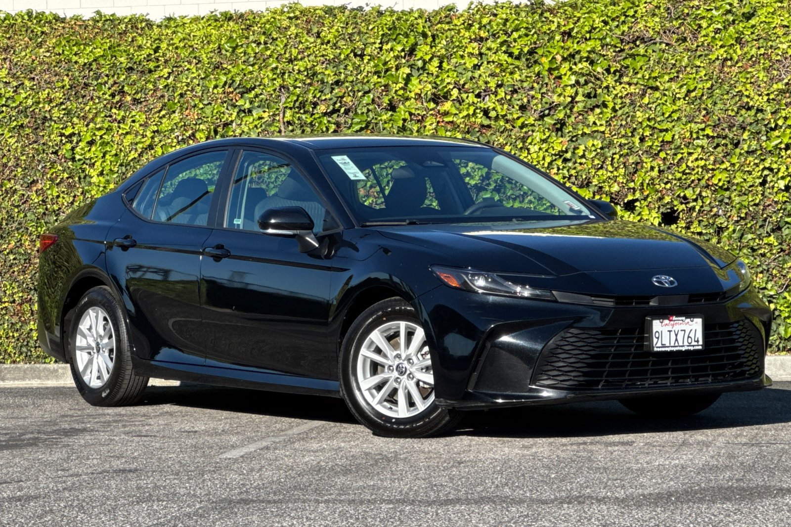 Used 2025 Toyota Camry LE FWD image 2