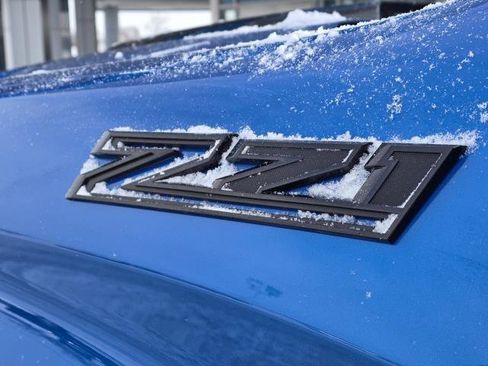 Used 2023 Chevrolet Silverado 1500 LT Trail Boss w/ LPO, Dark Essentials Package image 6