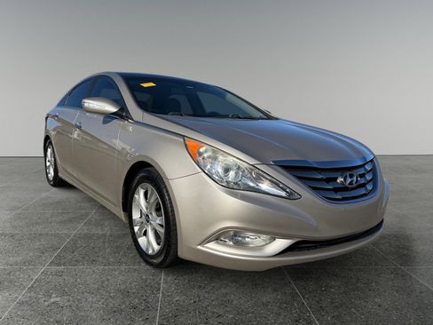 Used 2012 Hyundai Sonata Limited w/ Navigation Pkg FWD image 9