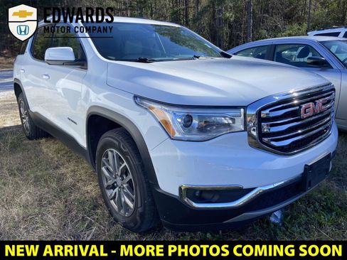Used 2019 GMC Acadia SLE image 1