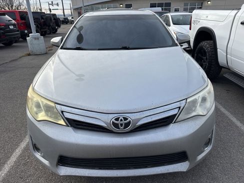 Used 2014 Toyota Camry image 2