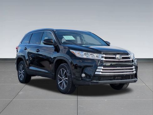 Used 2019 Toyota Highlander XLE image 8
