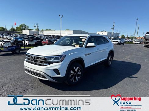 Used 2023 Volkswagen Atlas Cross Sport SE AWD/4WD image 1