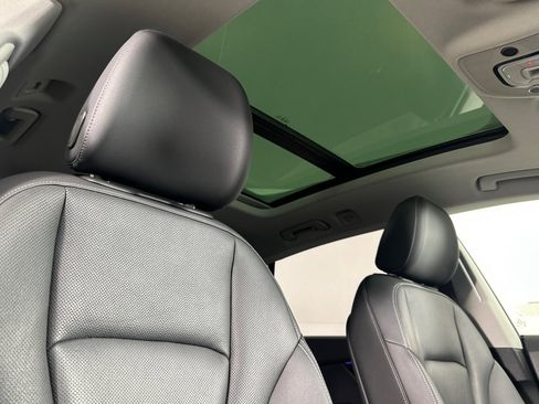 Used 2023 Audi Q8 Prestige w/ Prestige Package image 16