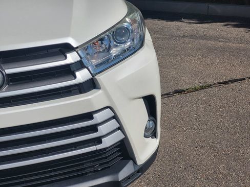 Used 2018 Toyota Highlander XLE FWD image 7
