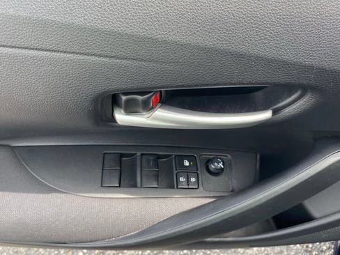 Used 2021 Toyota Corolla LE FWD image 20