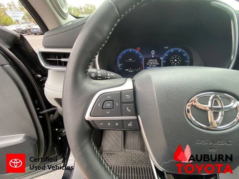 Certified 2024 Toyota Highlander Platinum AWD/4WD image 45