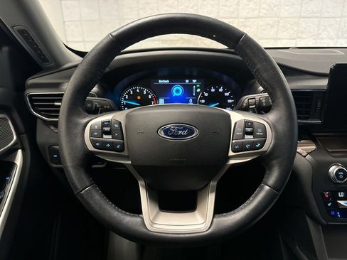 Used 2020 Ford Explorer Limited AWD/4WD image 10