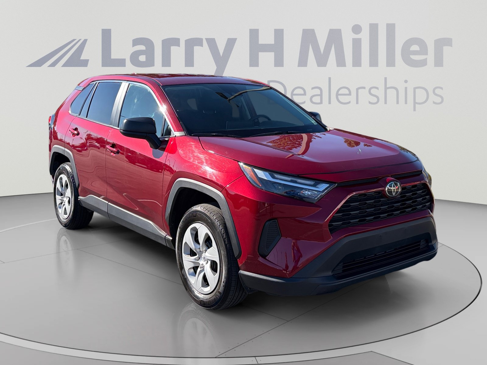 Used 2025 Toyota RAV4 LE AWD/4WD image 7