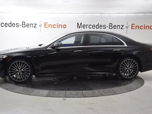 Used 2022 Mercedes-Benz S 500 4MATIC image 3