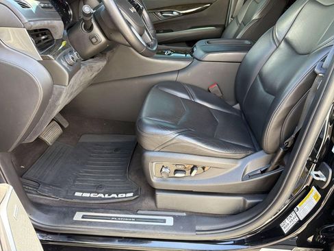Used 2020 Cadillac Escalade ESV Platinum AWD/4WD image 4