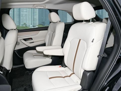 New 2024 MAZDA CX-90 Plug-In Hybrid w/ Premium Plus AWD/4WD image 16