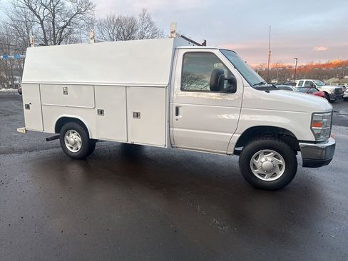 Used 2016 Ford E-350 and Econoline 350 Super Duty w/ Power Windows & Locks Group image 8