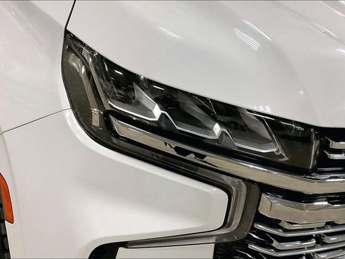 Used 2023 Chevrolet Suburban Premier image 27