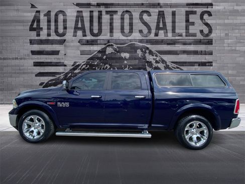 Used 2018 RAM 1500 Laramie w/ Convenience Group AWD/4WD image 7
