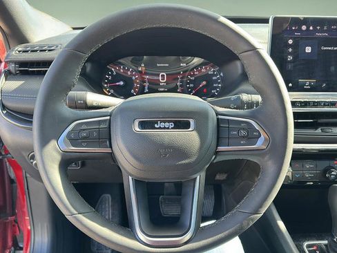 Used 2025 Jeep Compass Latitude w/ Altitude Special Edition image 9
