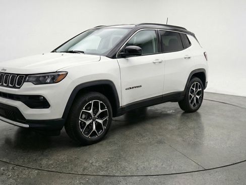 Used 2025 Jeep Compass Limited image 3