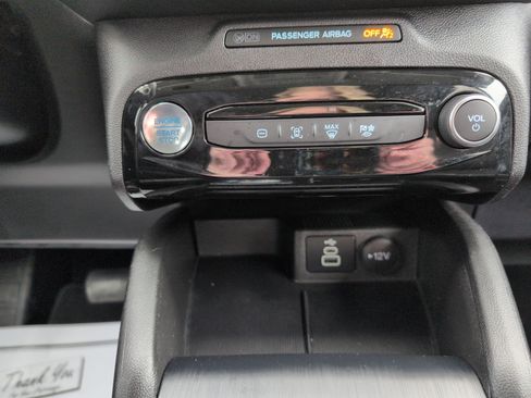 Used 2024 Ford Escape SE image 31