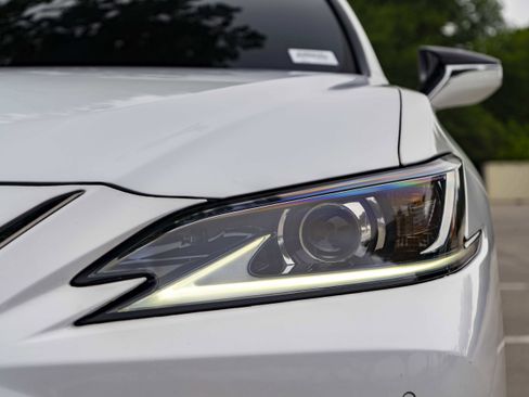 Used 2021 Lexus ES 350 F Sport w/ Accessory Package FWD image 11