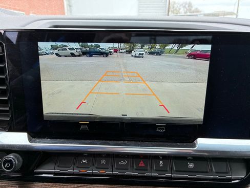 Used 2024 Chevrolet Silverado 1500 LT image 9