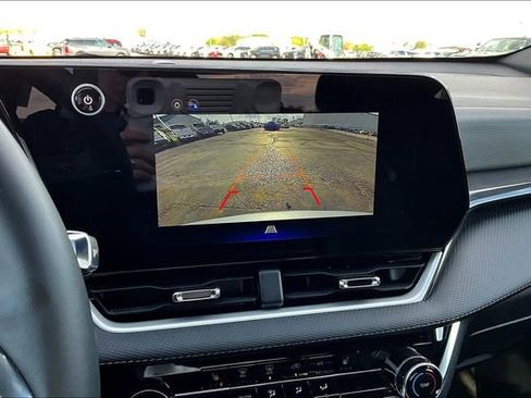 Used 2025 Chevrolet Equinox LT AWD/4WD image 14