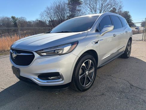 Used 2020 Buick Enclave Essence w/ Sport Touring Edition image 5