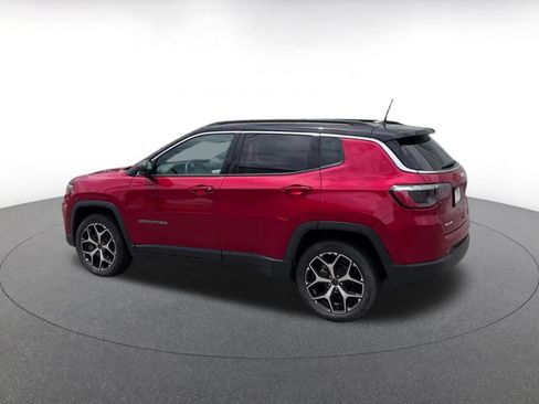 Used 2025 Jeep Compass Limited AWD/4WD image 9