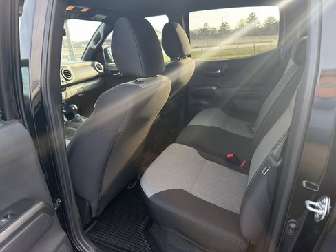 Used 2023 Toyota Tacoma TRD Off-Road w/ Technology Package image 10