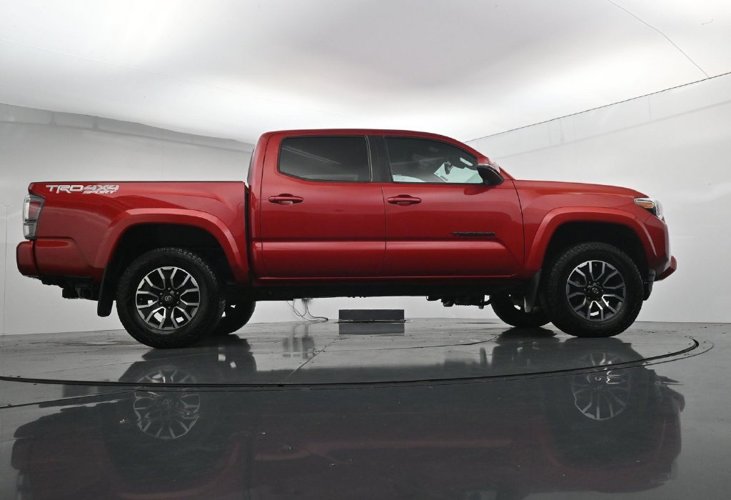 Used 2020 Toyota Tacoma TRD Sport w/ Technology Package AWD/4WD image 38